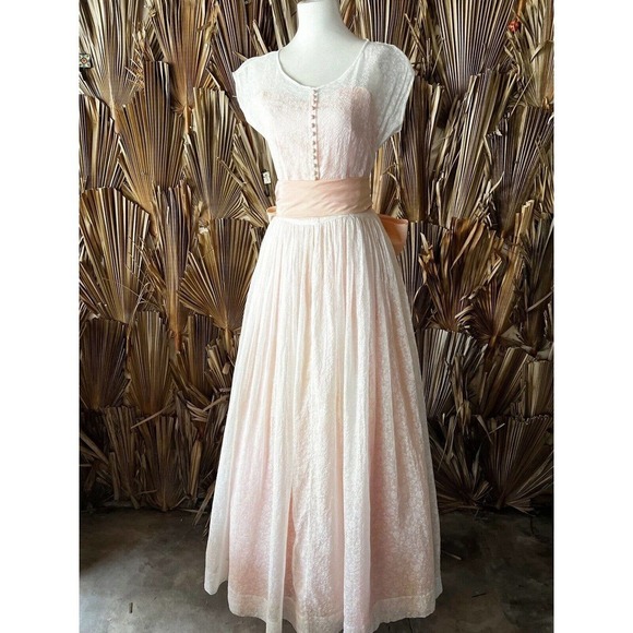 Vintage 1940s Gown Pink and White Organdy Lace Dress Bow Coquette‎ Wedding - Picture 4 of 16